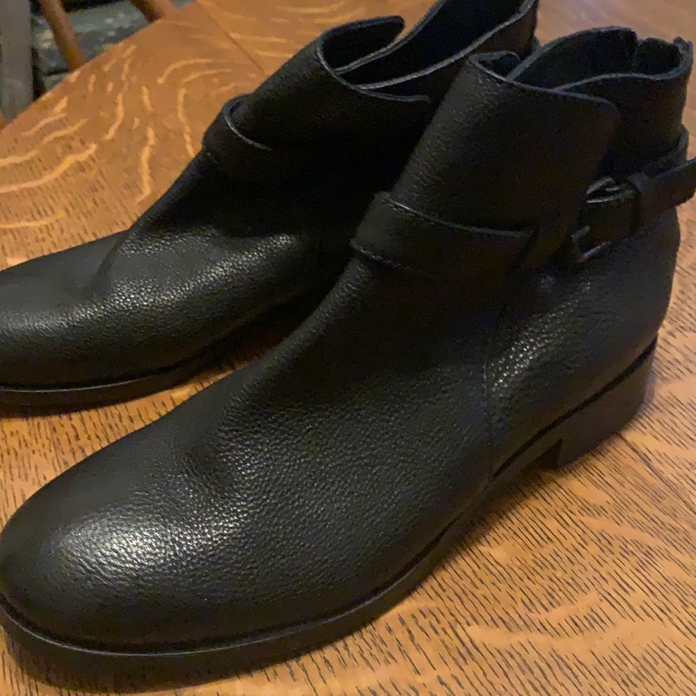 New w/o box J Crew size 7 1/2 black short boots